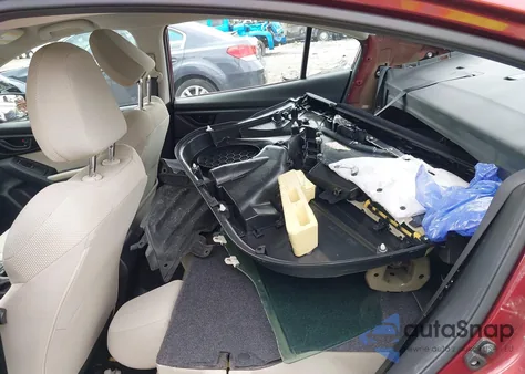 2018 Subaru Impreza 2.0I Premium z USA, uszkodzony, nr VIN 4S3GKAB60J3615633